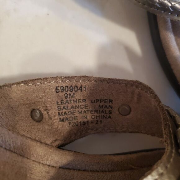 Minnetonka Women's Silverthorne 360 Sandals 9 Silver Comfort Padded Boho Casual - Picture 12 of 13